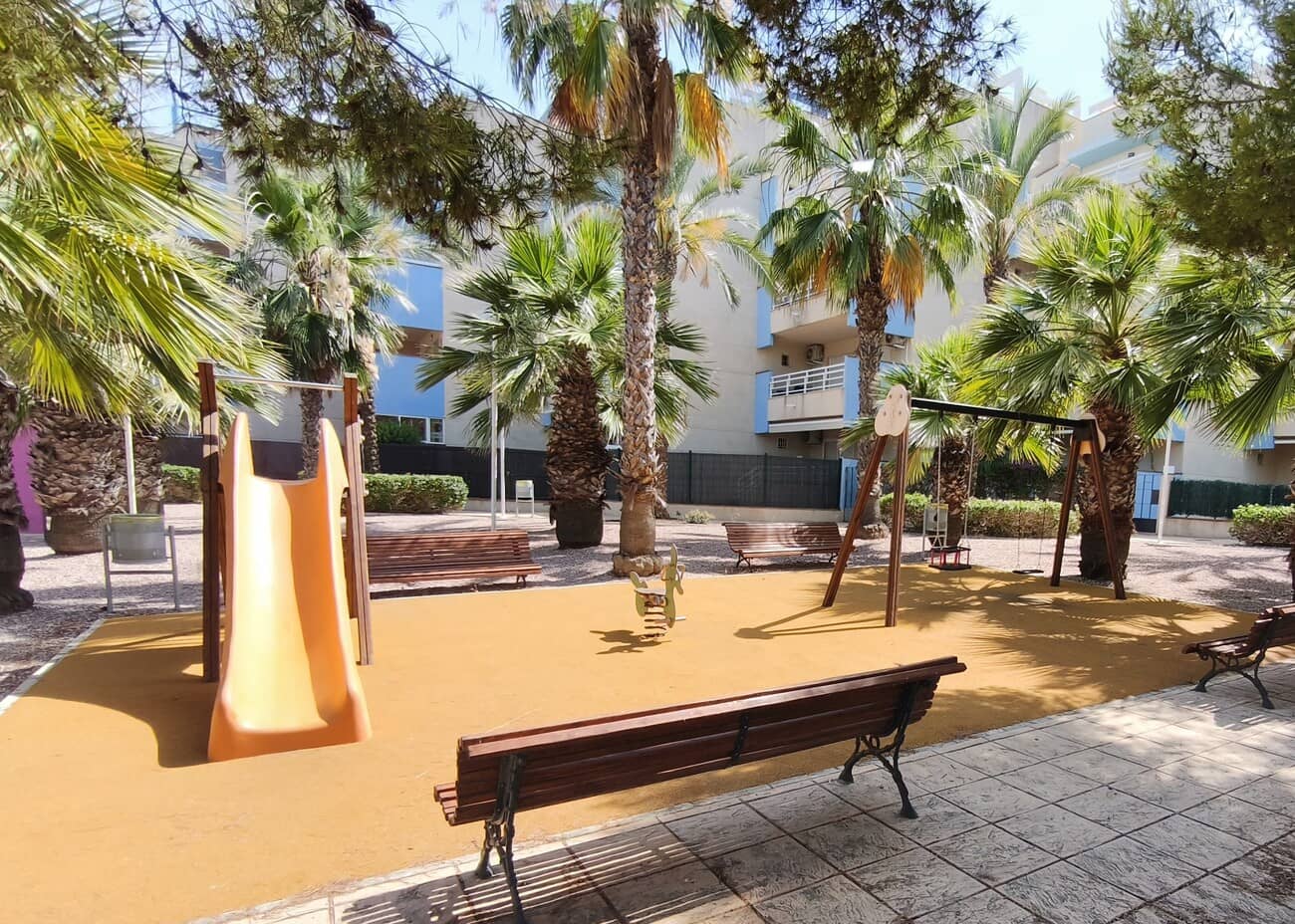 2 soveværelse Lejlighed til leje i Dehesa de Campoamor med swimmingpool garage - € 950 (Ref: 9889440)