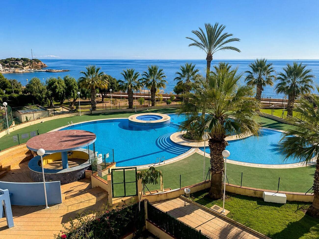 2 soveværelse Lejlighed til leje i Dehesa de Campoamor med swimmingpool garage - € 950 (Ref: 9889440)
