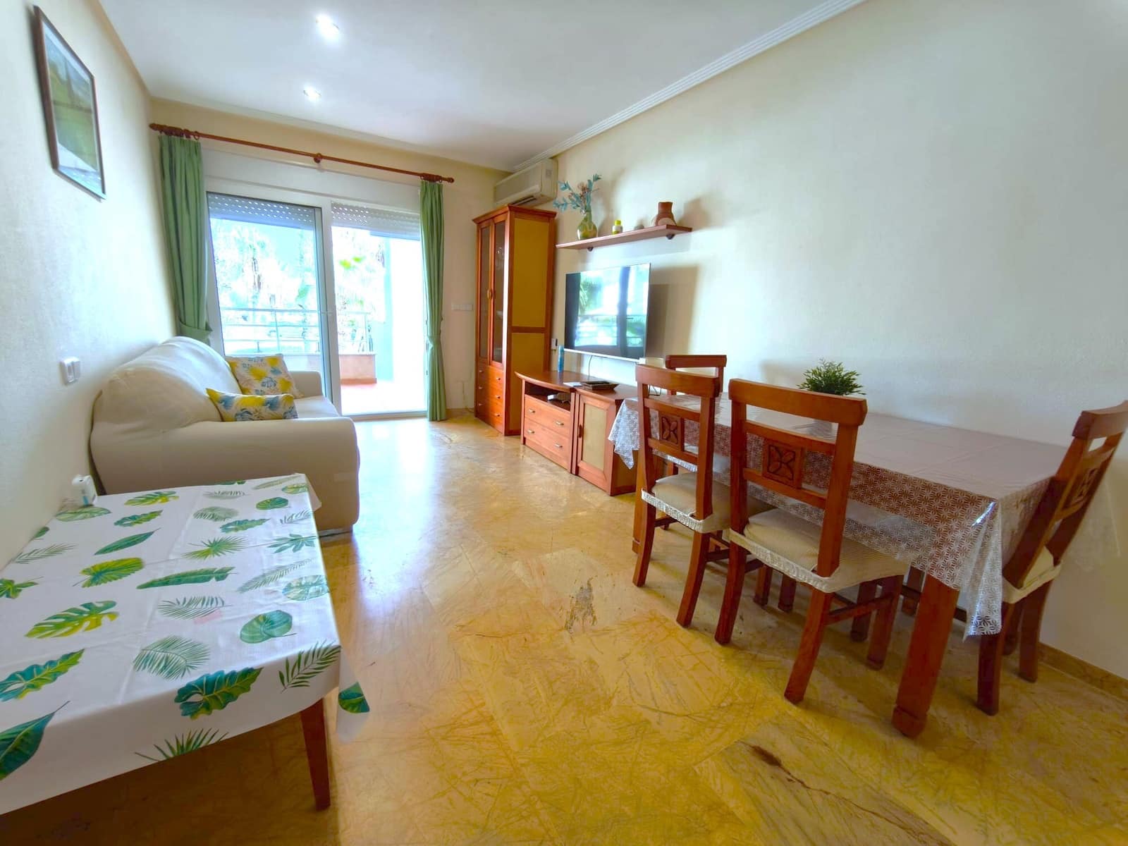 2 soveværelse Lejlighed til leje i Dehesa de Campoamor med swimmingpool garage - € 1.200 (Ref: 9889440)
