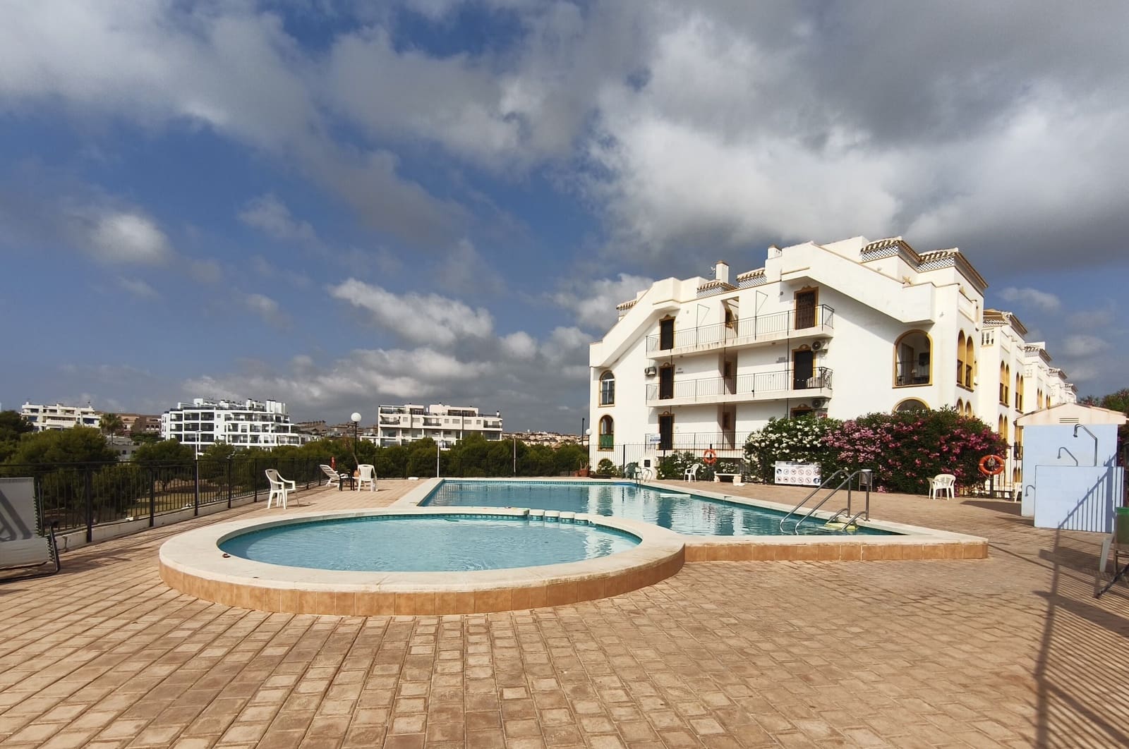2 quarto Apartamento para arrendar em La Zenia com piscina - 990 € (Ref: 9931169)