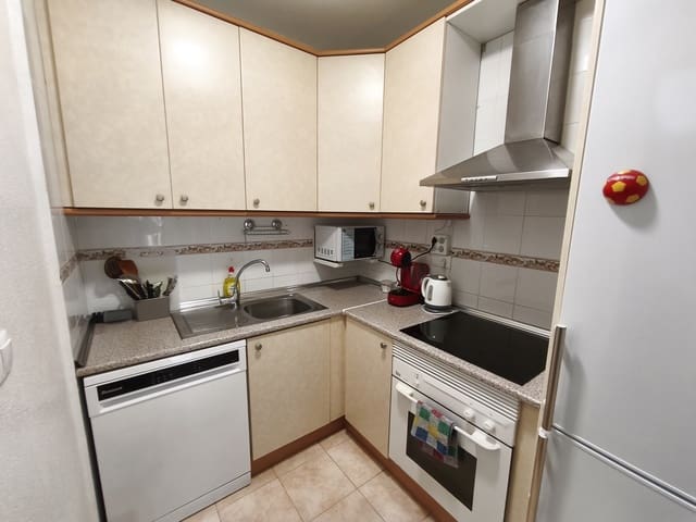 2 quarto Apartamento para arrendar em La Zenia, Orihuela com piscina - 990 € (Ref: 9931169)