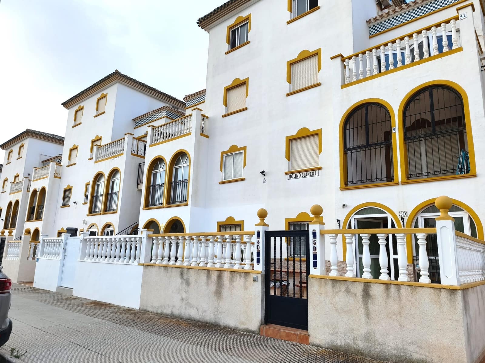2 quarto Apartamento para arrendar em La Zenia com piscina - 990 € (Ref: 9931169)
