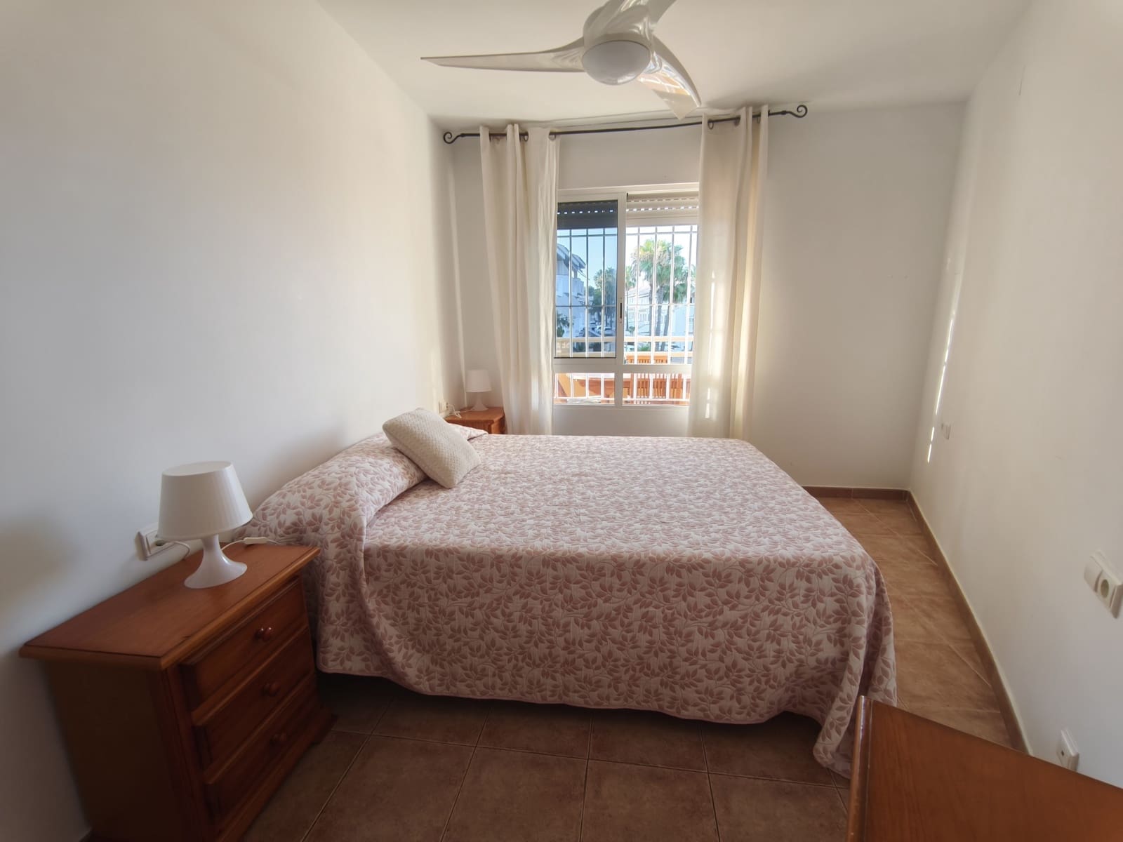 2 bedroom Apartment for rent in Dehesa de Campoamor with pool garage - € 850 (Ref: 9935296)