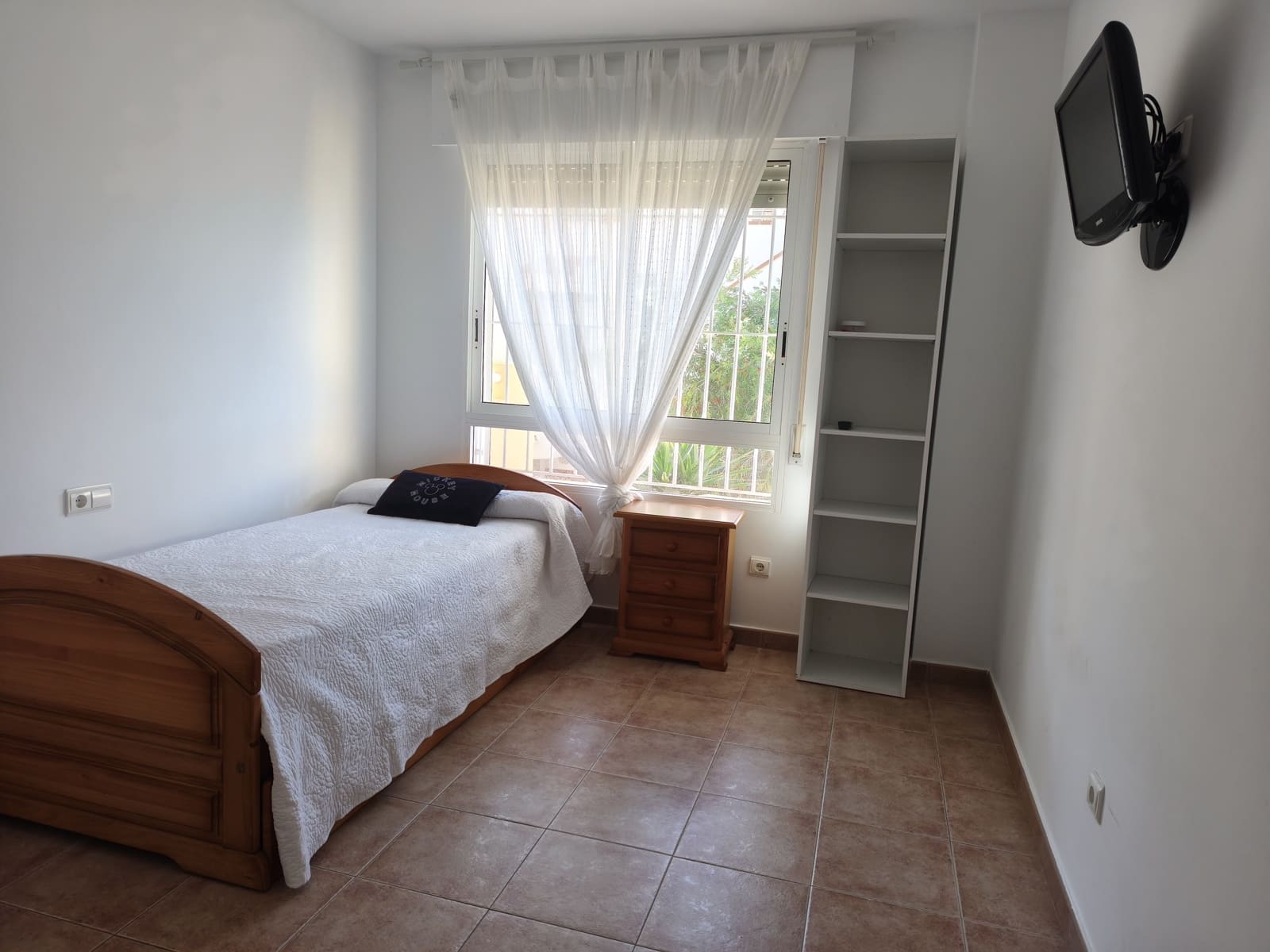 2 bedroom Apartment for rent in Dehesa de Campoamor with pool garage - € 850 (Ref: 9935296)