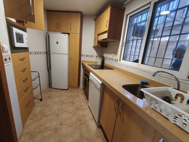 2 quarto Apartamento para arrendar em Dehesa de Campoamor, Orihuela com piscina garagem - 850 € (Ref: 9935296)
