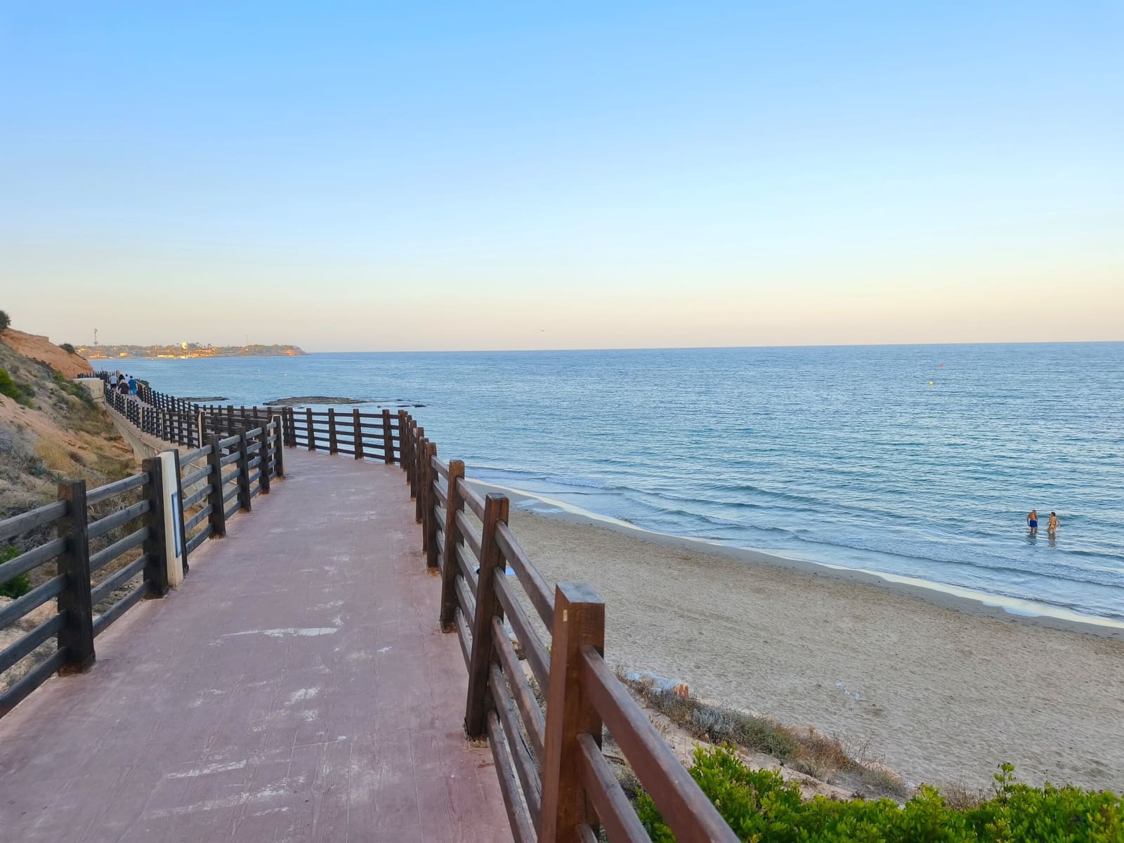2 bedroom Apartment for rent in Dehesa de Campoamor with pool garage - € 850 (Ref: 9935296)