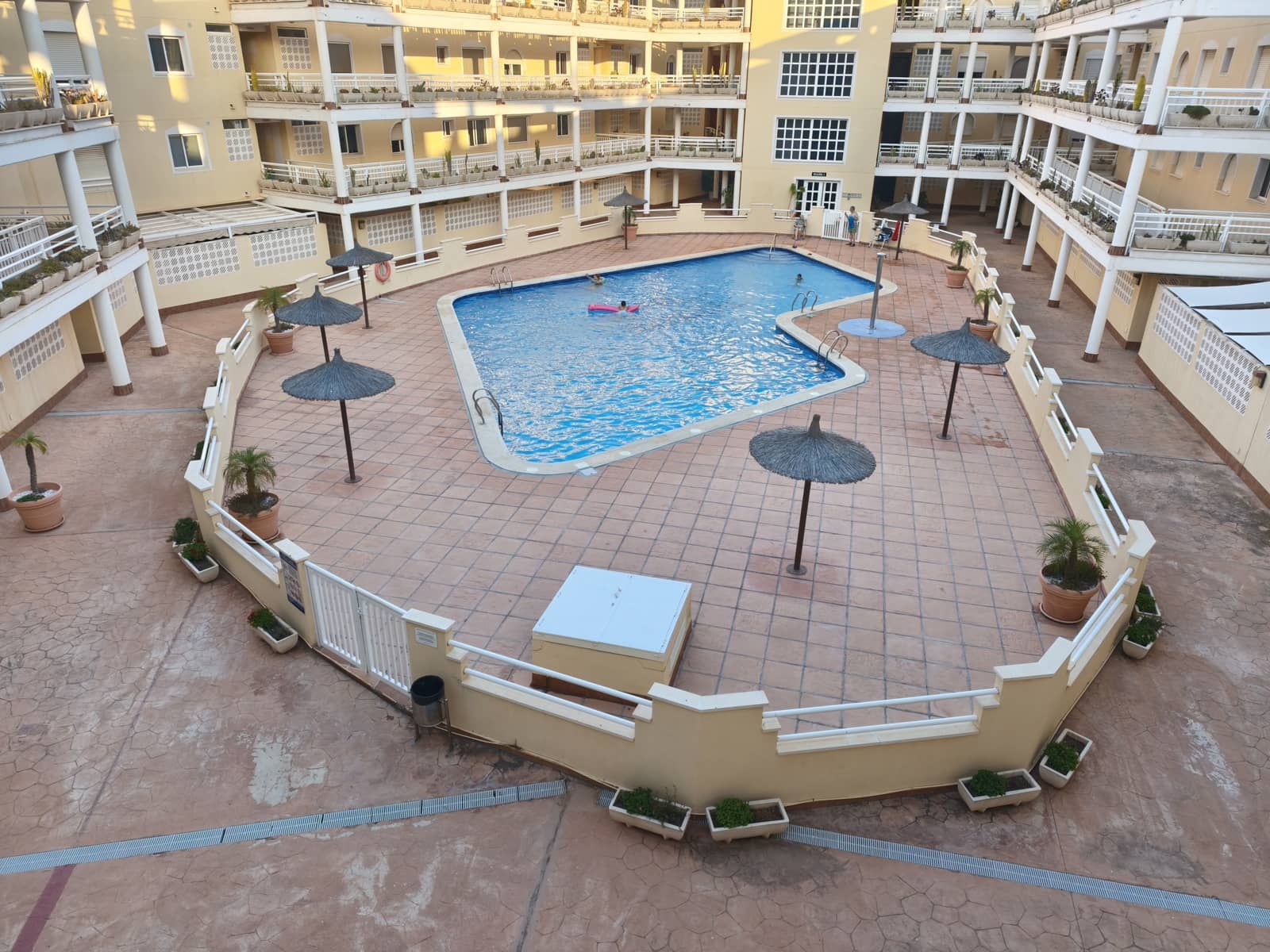 2 bedroom Apartment for rent in Dehesa de Campoamor with pool garage - € 850 (Ref: 9935296)