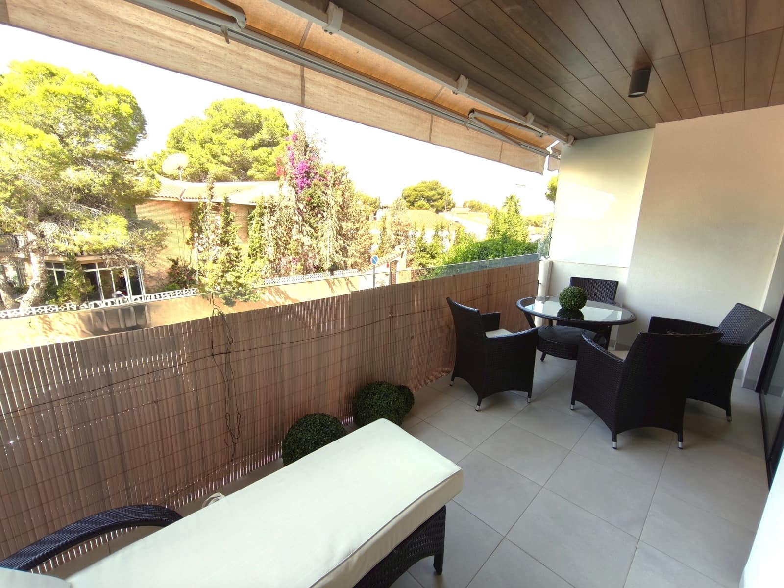 Apartamento de 2 habitaciones en Dehesa de Campoamor en venta con piscina garaje - 230.000 € (Ref: 9939196)