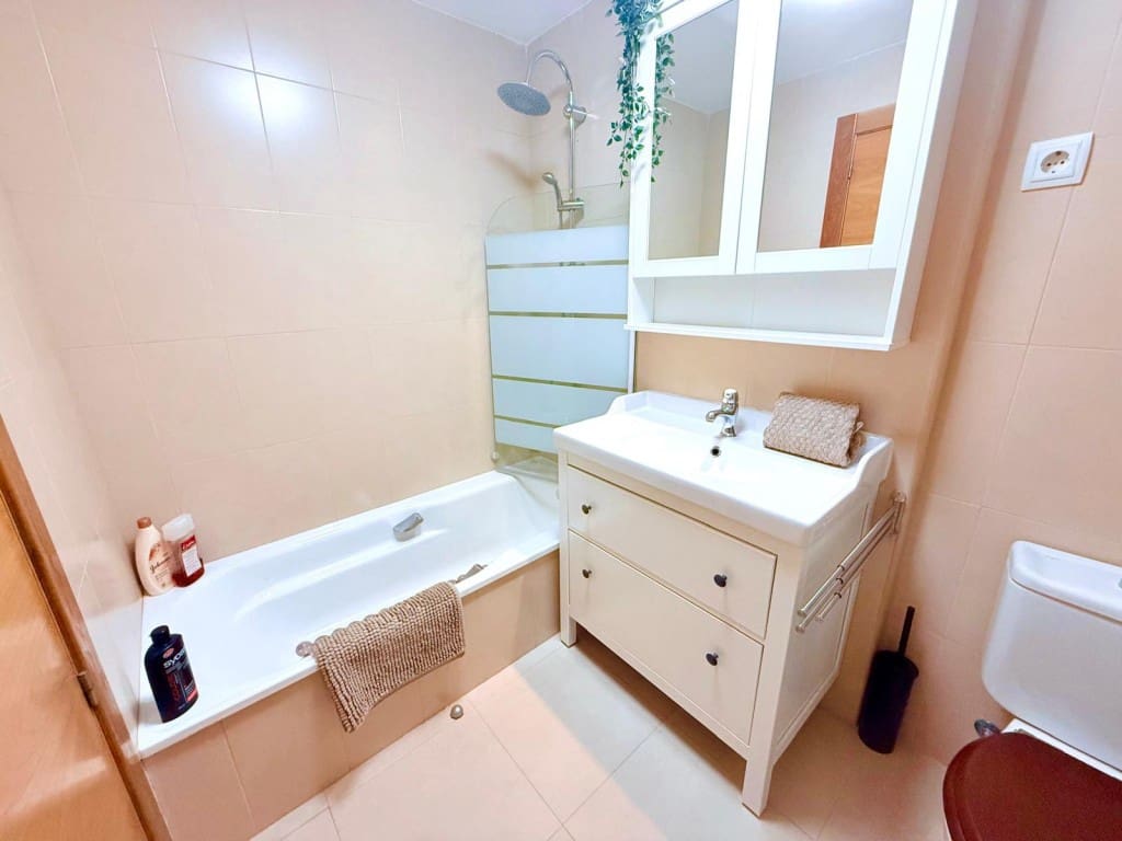 Apartamento de 2 habitaciones en Hacienda Riquelme en venta con piscina garaje - 165.000 € (Ref: 9979225)