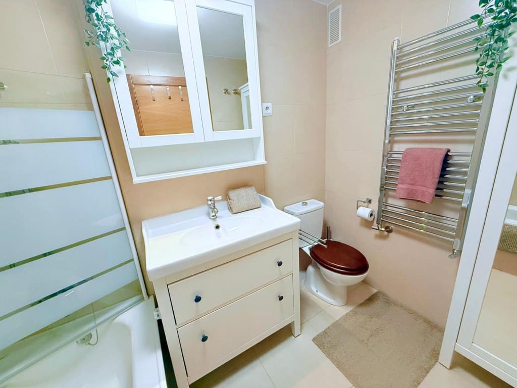 Apartamento de 2 habitaciones en Hacienda Riquelme en venta con piscina garaje - 165.000 € (Ref: 9979225)