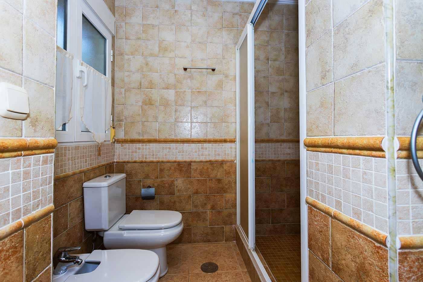 5 slaapkamer Villa te huur in Cabo Roig met zwembad garage - € 2.800 (Ref: 9989446)