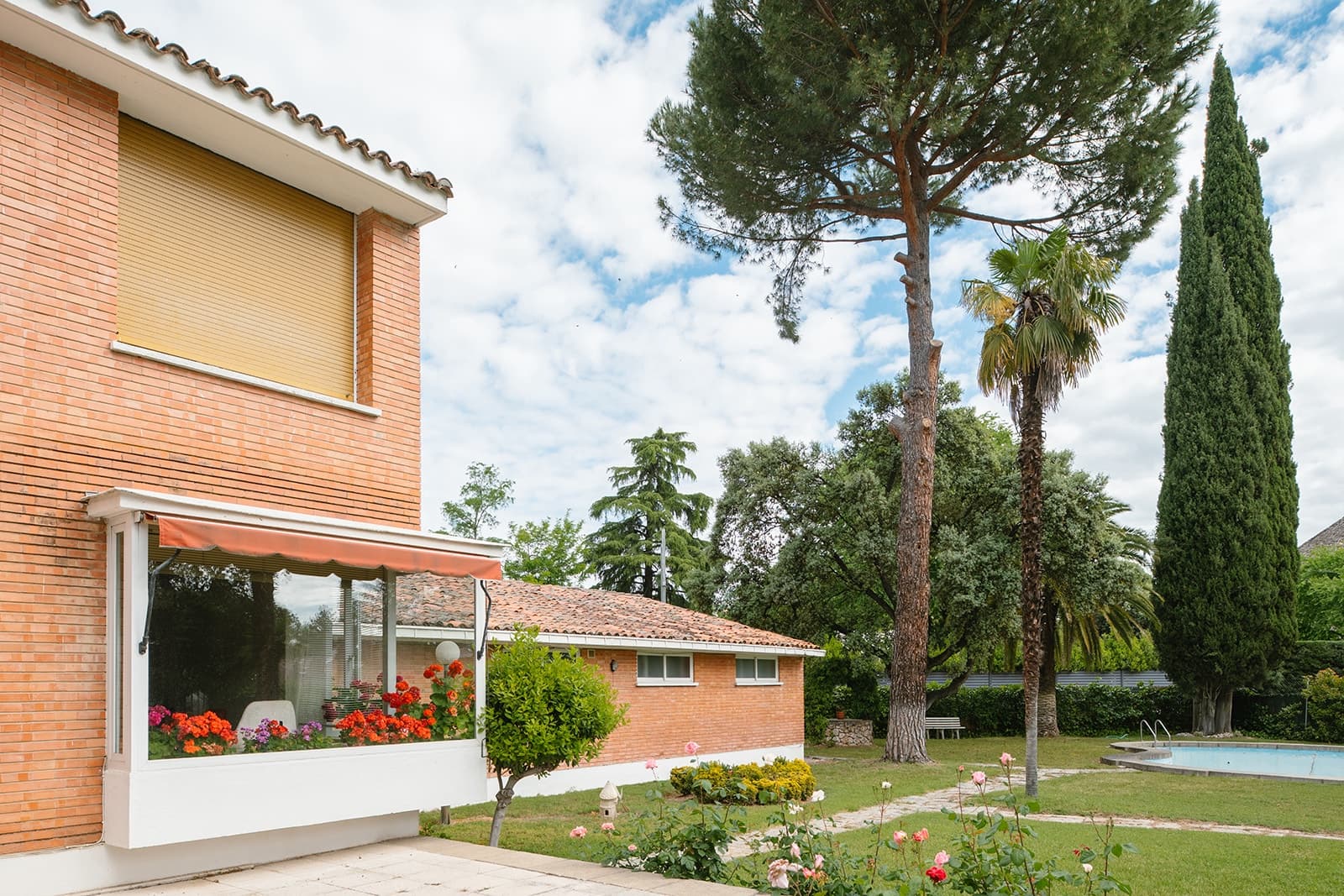 9 bedroom Villa for sale in Madrid city with pool garage - € 3,150,000 (Ref: 9834194)
