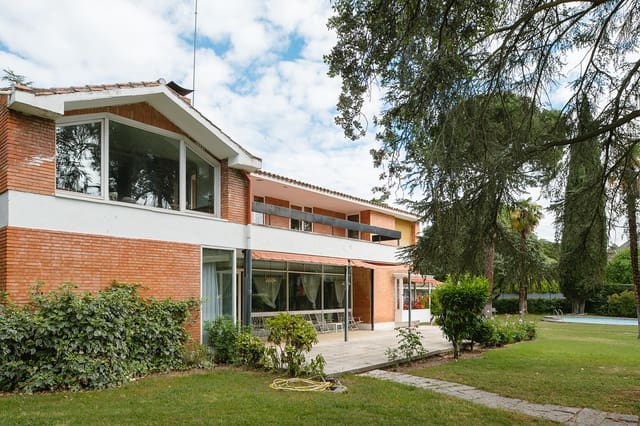 Chalet de 9 habitaciones en Moncloa - Aravaca, Madrid ciudad en venta con piscina garaje - 3.150.000 € (Ref: 9834194)