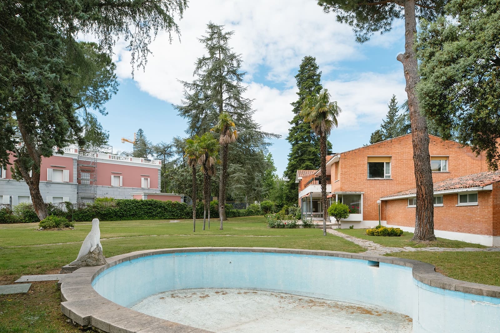 9 bedroom Villa for sale in Madrid city with pool garage - € 3,150,000 (Ref: 9834194)