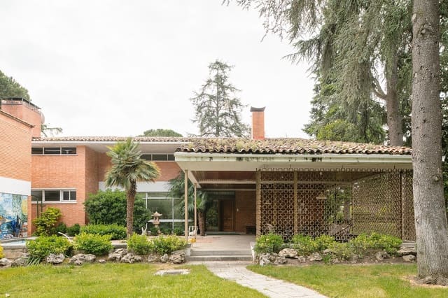 Chalet de 9 habitaciones en Moncloa - Aravaca, Madrid ciudad en venta con piscina garaje - 3.150.000 € (Ref: 9834194)
