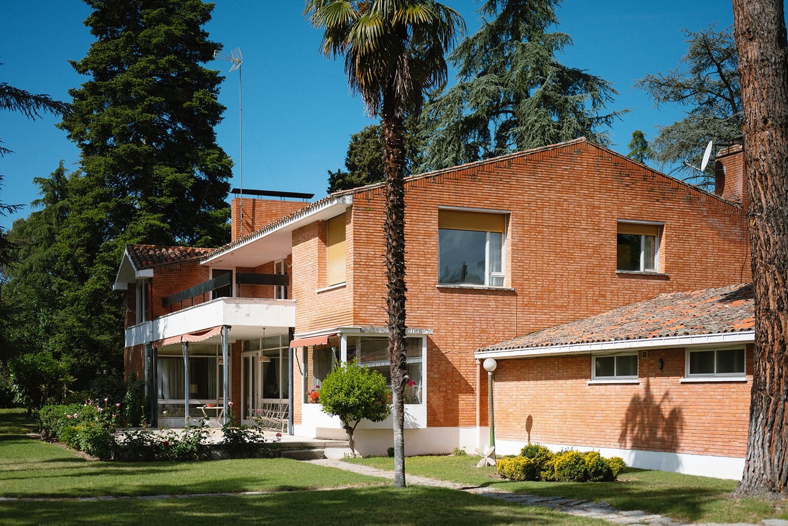 9 bedroom Villa for sale in Madrid city with pool garage - € 3,150,000 (Ref: 9834194)
