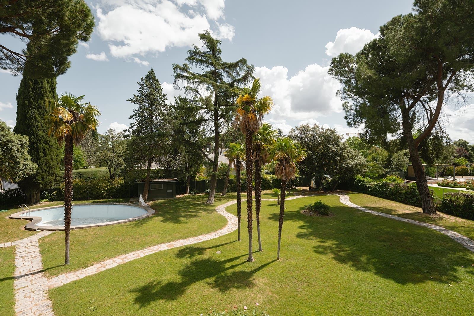 9 bedroom Villa for sale in Madrid city with pool garage - € 3,150,000 (Ref: 9834194)