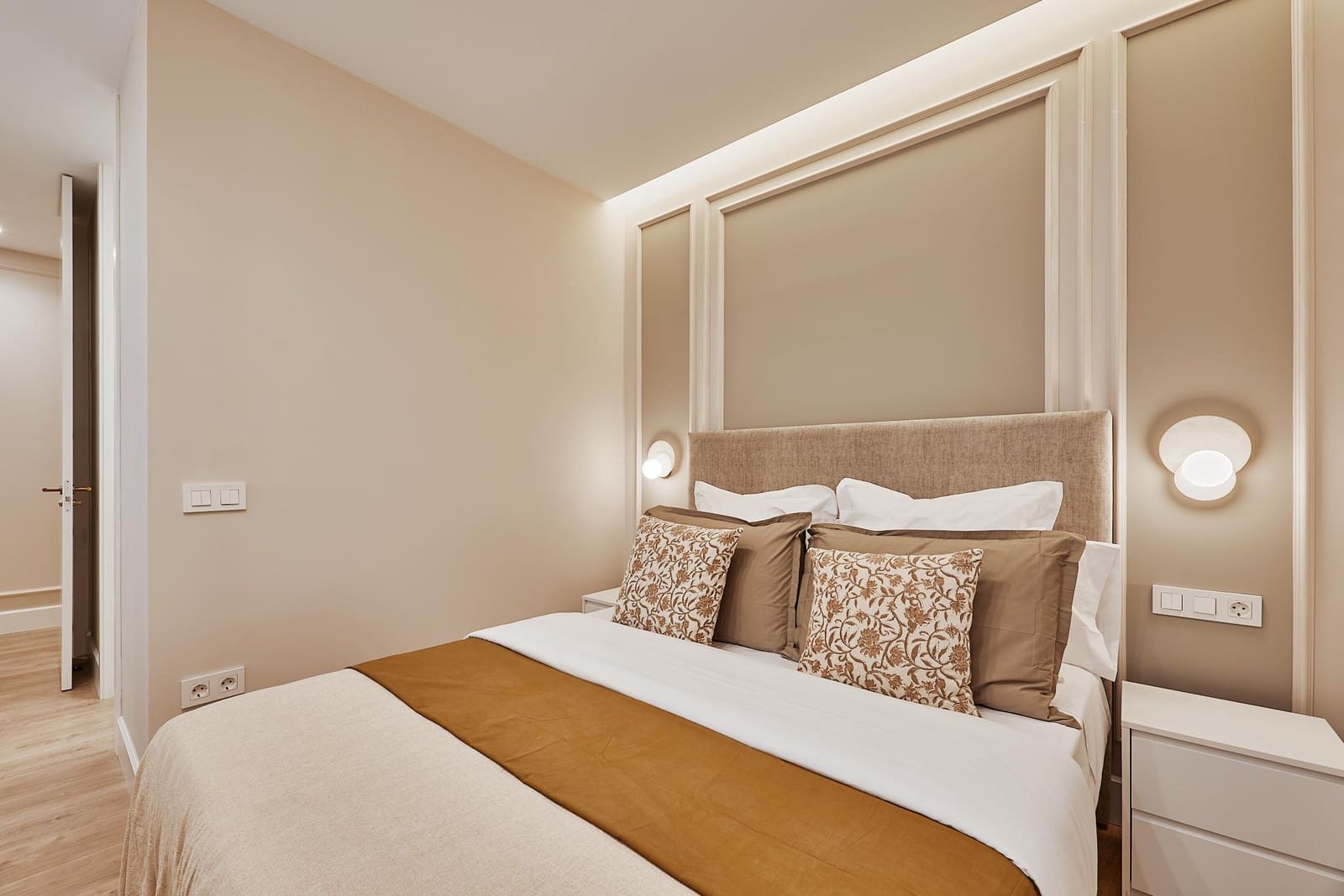4 bedroom Penthouse for sale in Madrid city with pool - € 3,300,000 (Ref: 9841595)