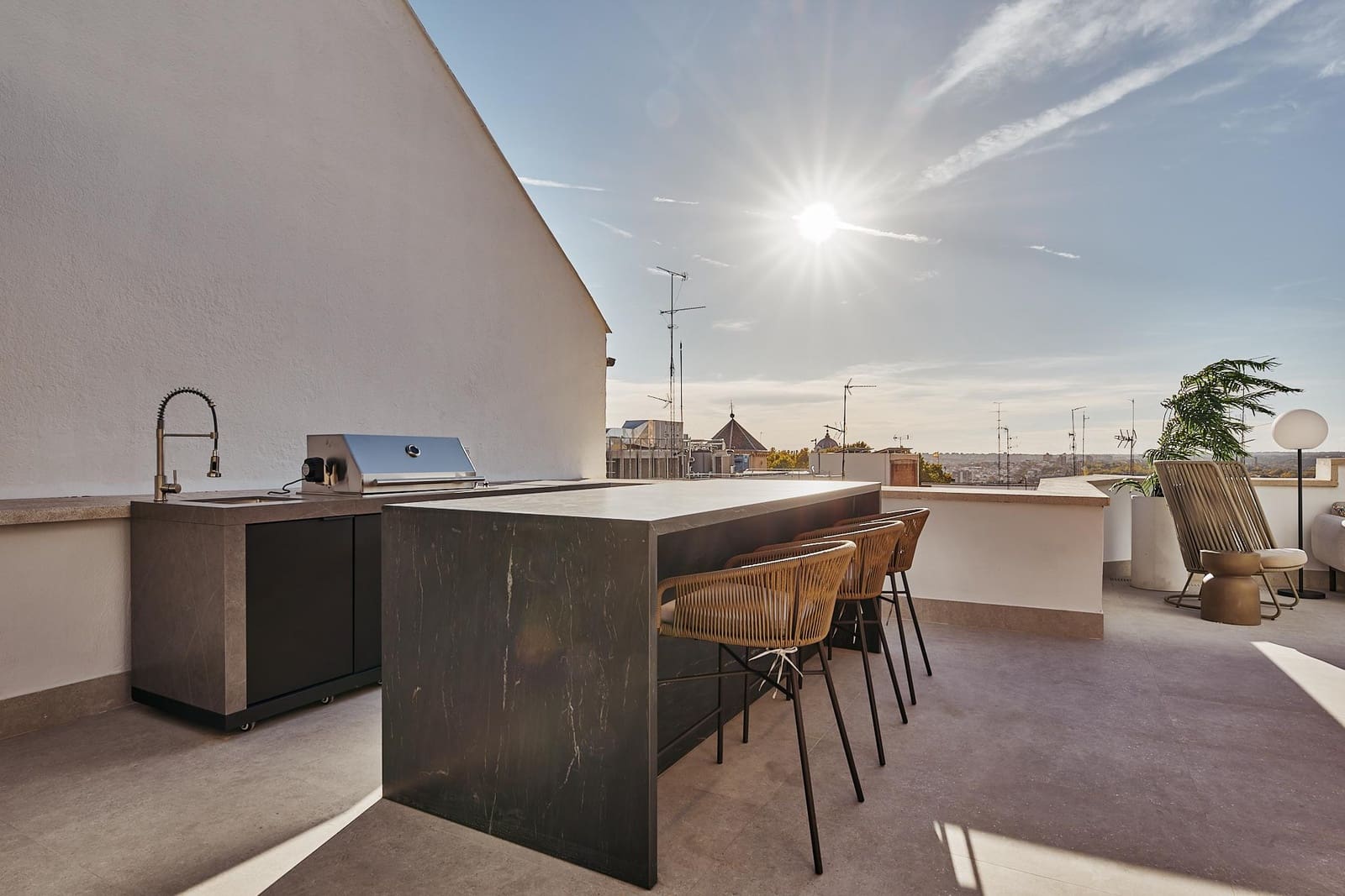 4 bedroom Penthouse for sale in Madrid city with pool - € 3,300,000 (Ref: 9841595)