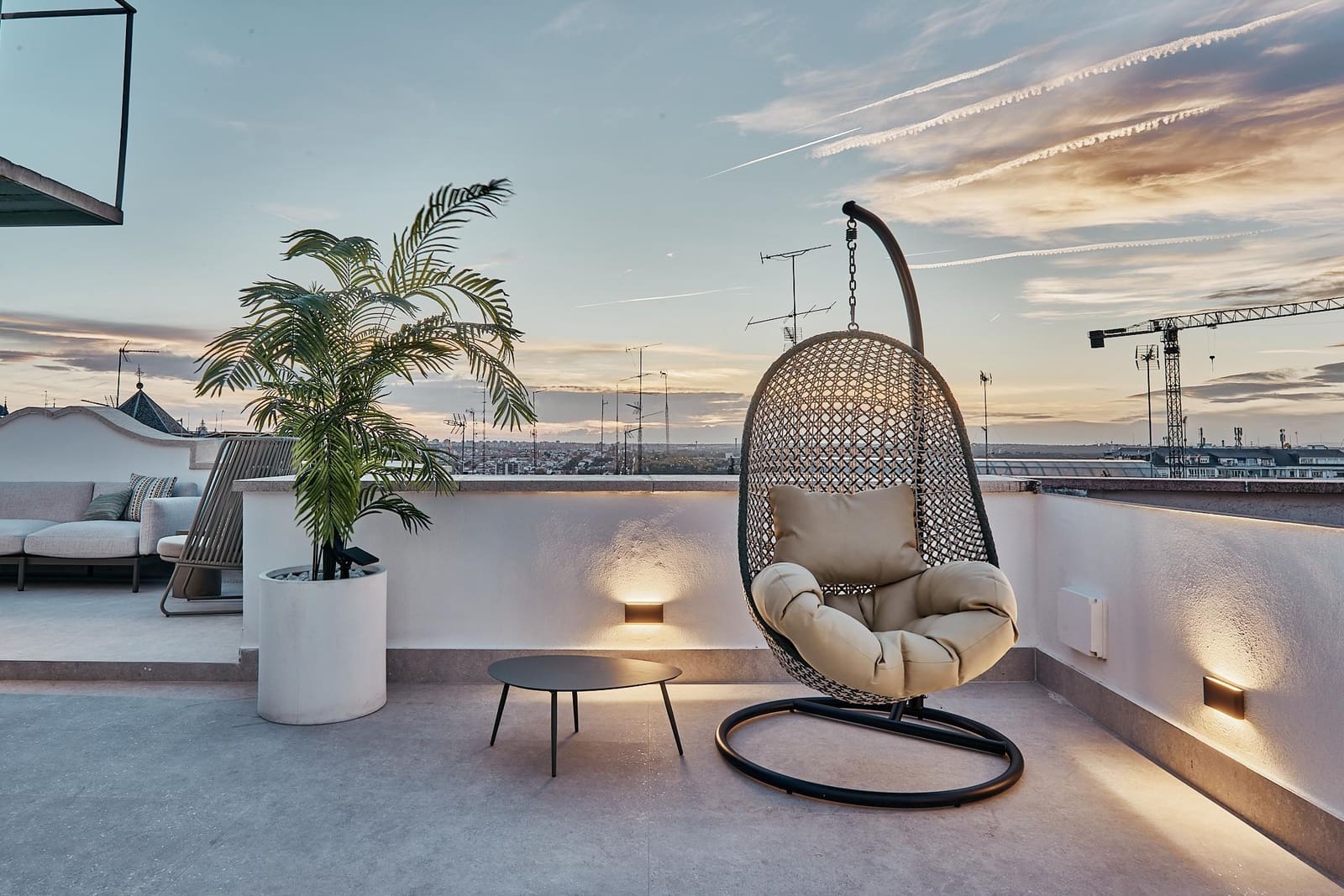 4 bedroom Penthouse for sale in Madrid city with pool - € 3,300,000 (Ref: 9841595)
