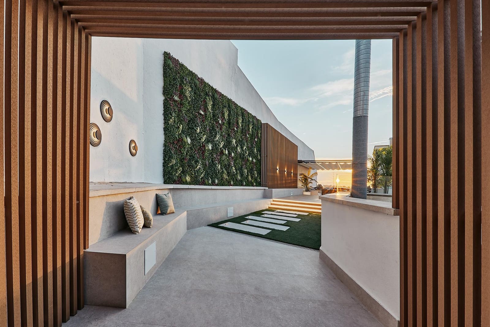 4 bedroom Penthouse for sale in Madrid city with pool - € 3,300,000 (Ref: 9841595)