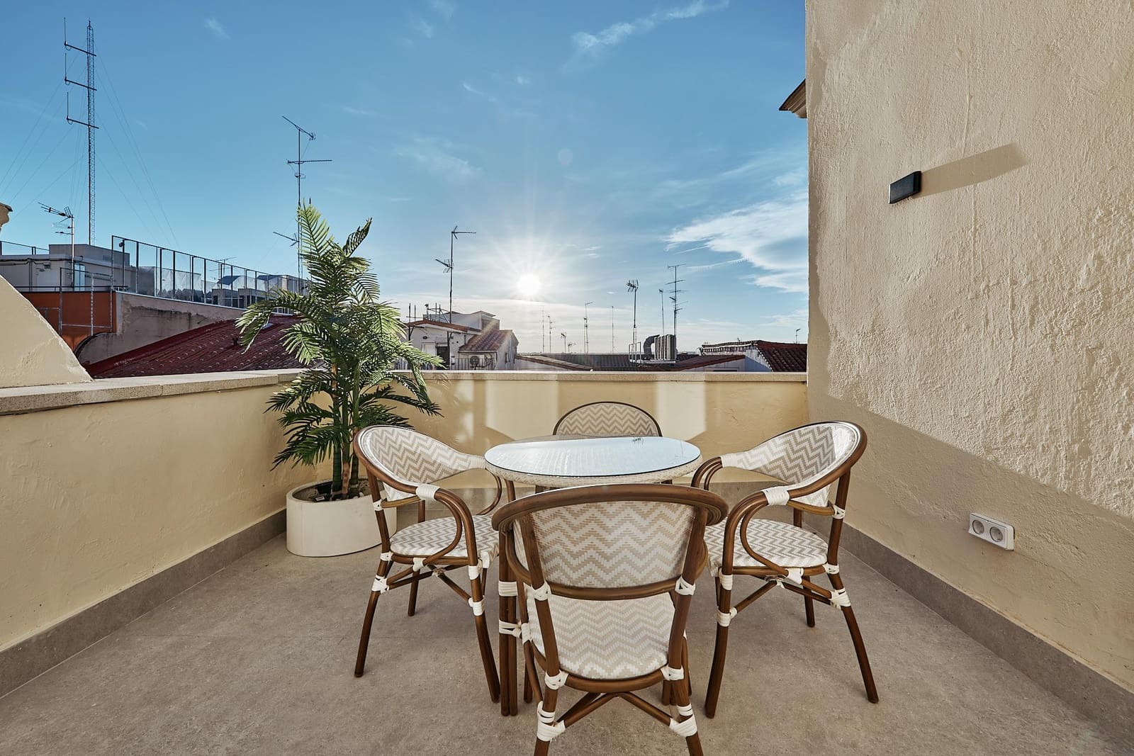 4 bedroom Penthouse for sale in Madrid city with pool - € 3,300,000 (Ref: 9841595)