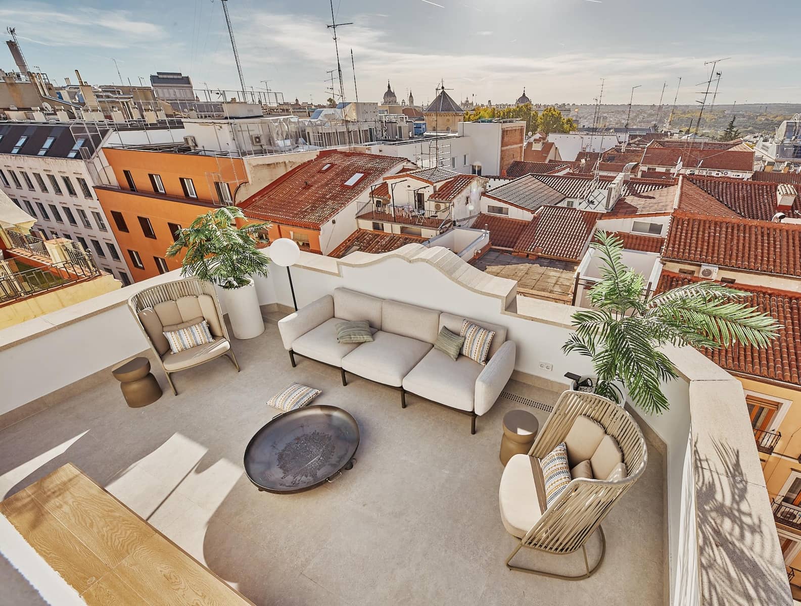 4 bedroom Penthouse for sale in Madrid city with pool - € 3,300,000 (Ref: 9841595)