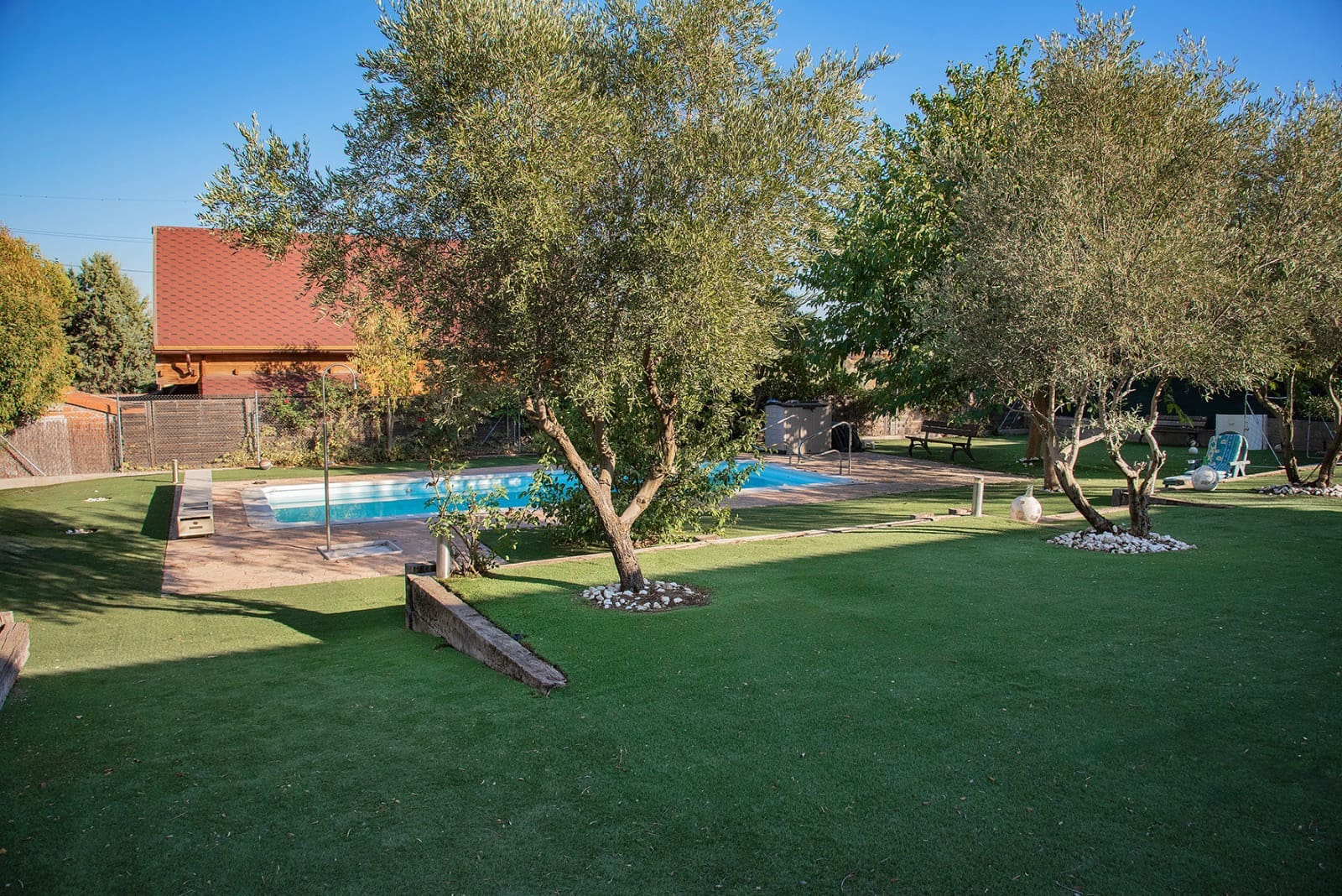 2 soveværelse Finca/Landehus til salg i Tres Cantos med swimmingpool garage - € 325.000 (Ref: 9854268)