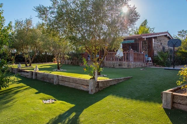 2 soveværelse Finca/Landehus til salg i Tres Cantos med swimmingpool garage - € 325.000 (Ref: 9854268)