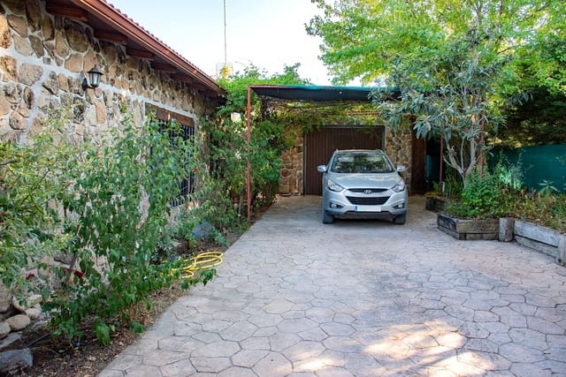 2 soveværelse Finca/Landehus til salg i Tres Cantos med swimmingpool garage - € 325.000 (Ref: 9854268)