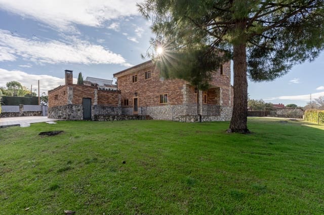 Finca/Country House for sale in Moncloa - Aravaca, Madrid city with pool - € 3,150,000 (Ref: 9858373)