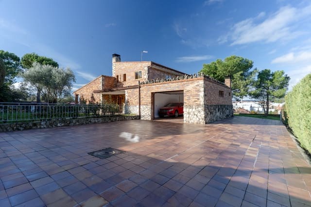 Finca/Country House for sale in Moncloa - Aravaca, Madrid city with pool - € 3,150,000 (Ref: 9858373)