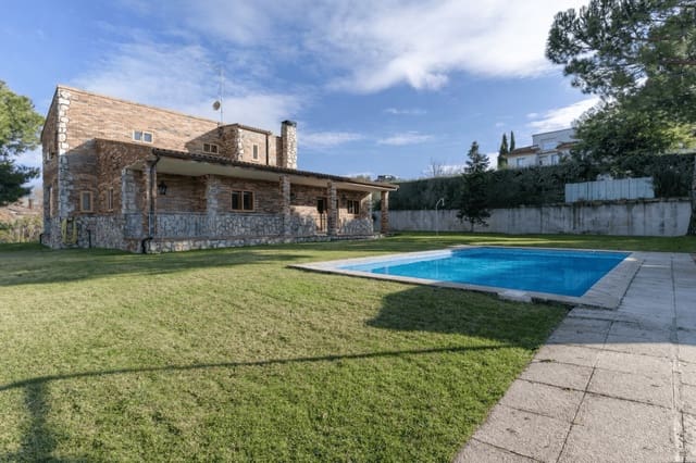 Finca/Country House for sale in Moncloa - Aravaca, Madrid city with pool - € 3,150,000 (Ref: 9858373)