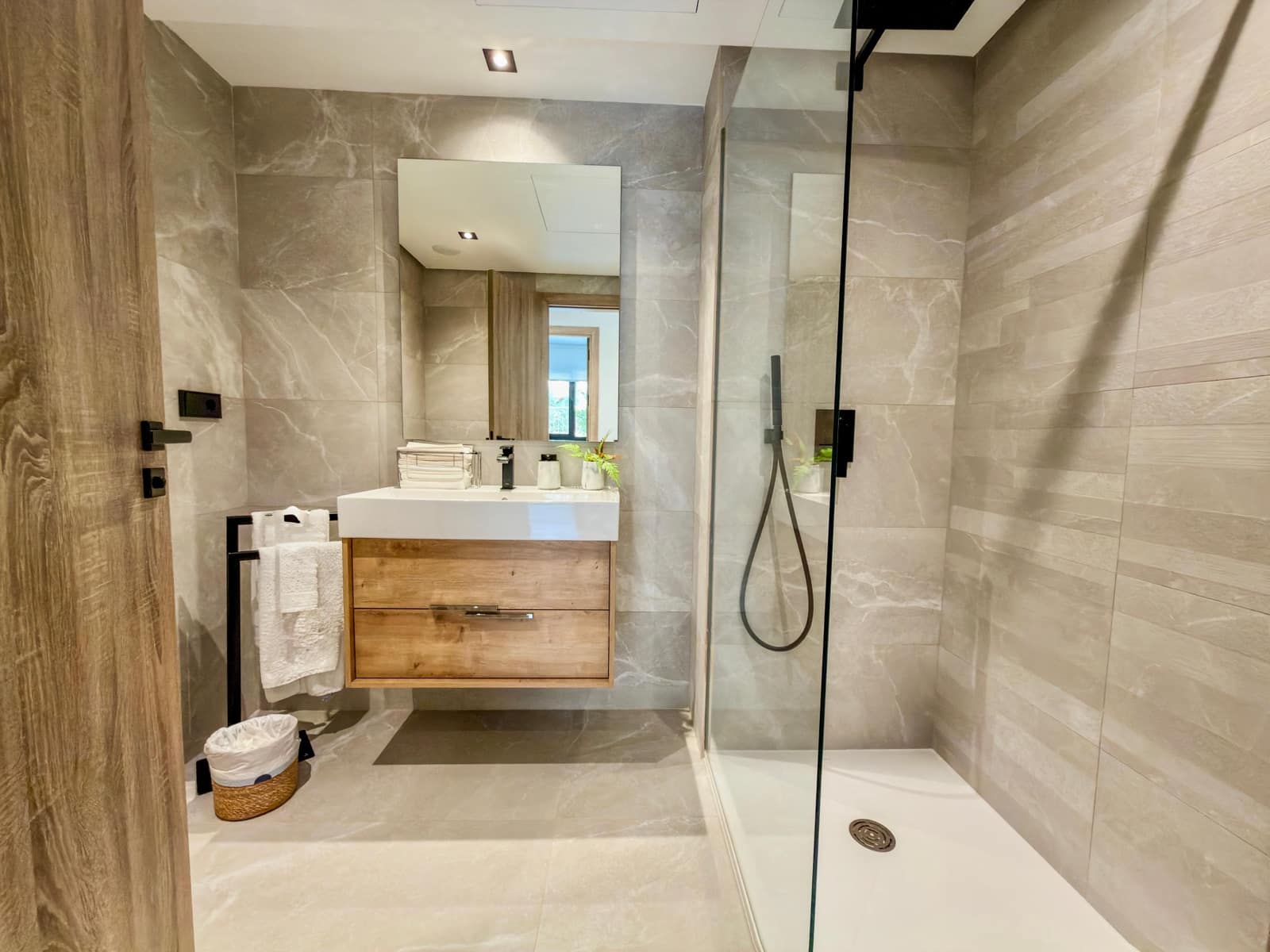 2 quarto Apartamento para venda em Istan com piscina garagem - 460 000 € (Ref: 9829781)