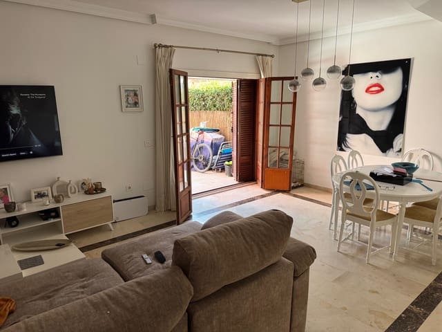 Adosado de 3 habitaciones en Estepona en venta con piscina garaje - 549.000 € (Ref: 9829784)