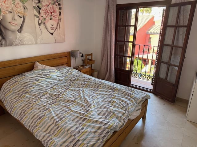 Adosado de 3 habitaciones en Estepona en venta con piscina garaje - 549.000 € (Ref: 9829784)