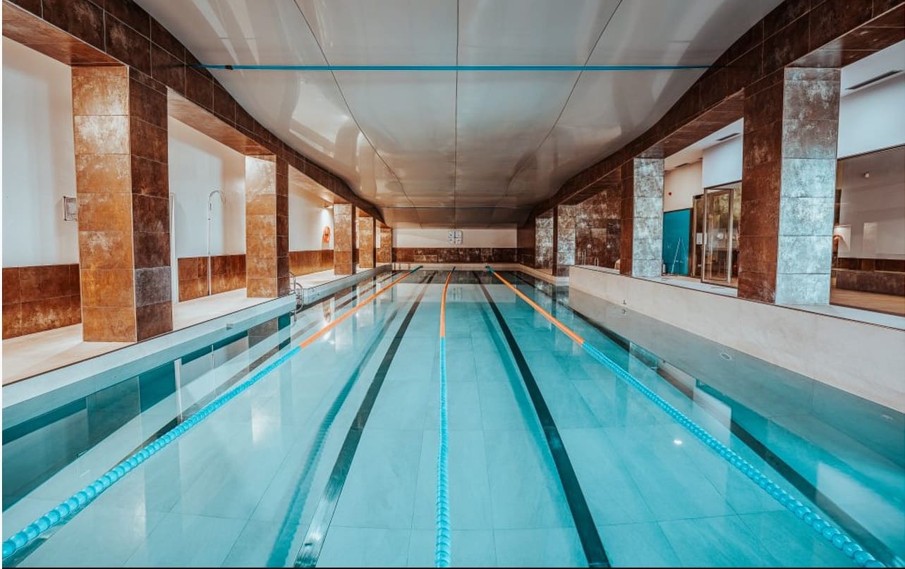 Apartamento de 2 habitaciones en Fuengirola en venta con piscina garaje - 695.000 € (Ref: 9829785)