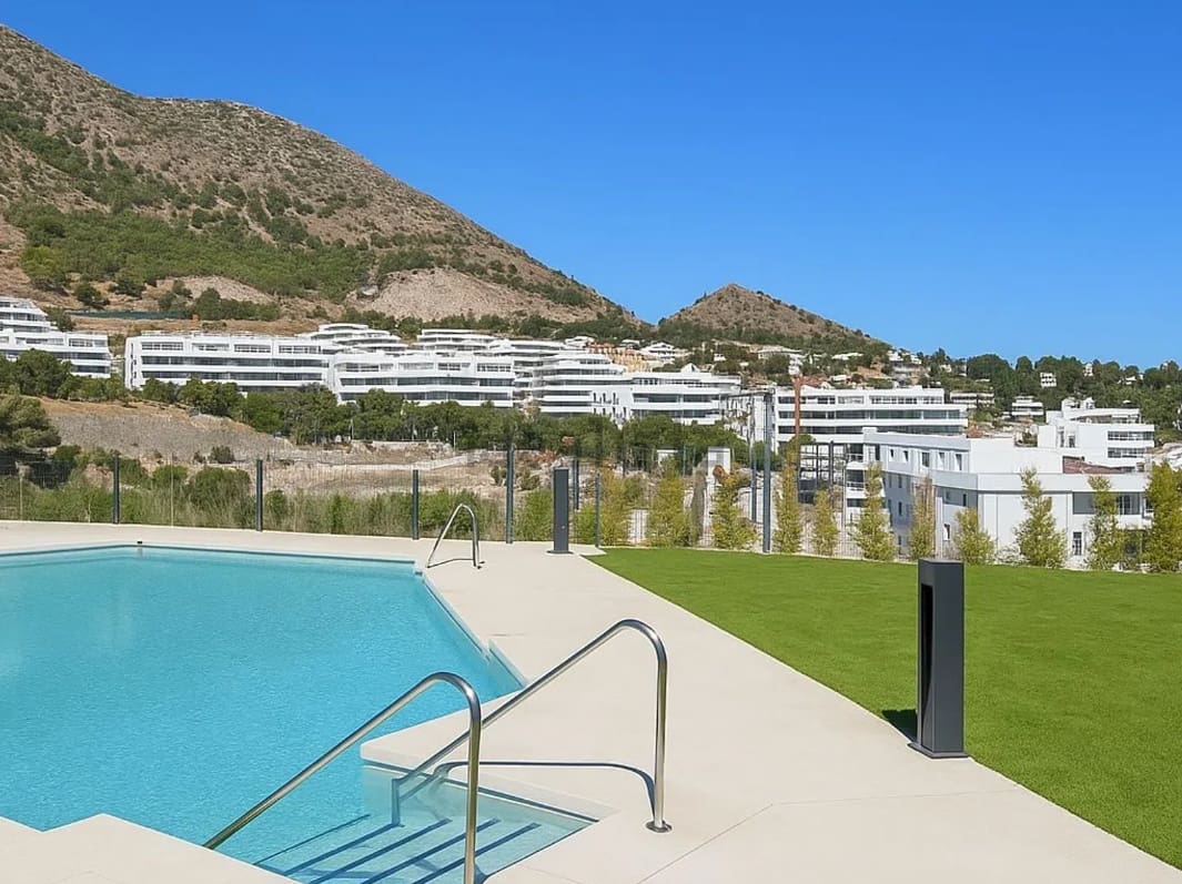 3 soveværelse Lejlighed til salg i Fuengirola med swimmingpool garage - € 595.000 (Ref: 9829786)