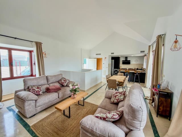 3 slaapkamer Rijtjeshuis te koop in Doña Julia Golf, Casares met garage - € 470.000 (Ref: 9829787)