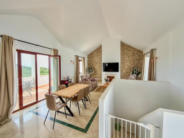 3 slaapkamer Rijtjeshuis te koop in Doña Julia Golf, Casares met garage - € 470.000 (Ref: 9829787)