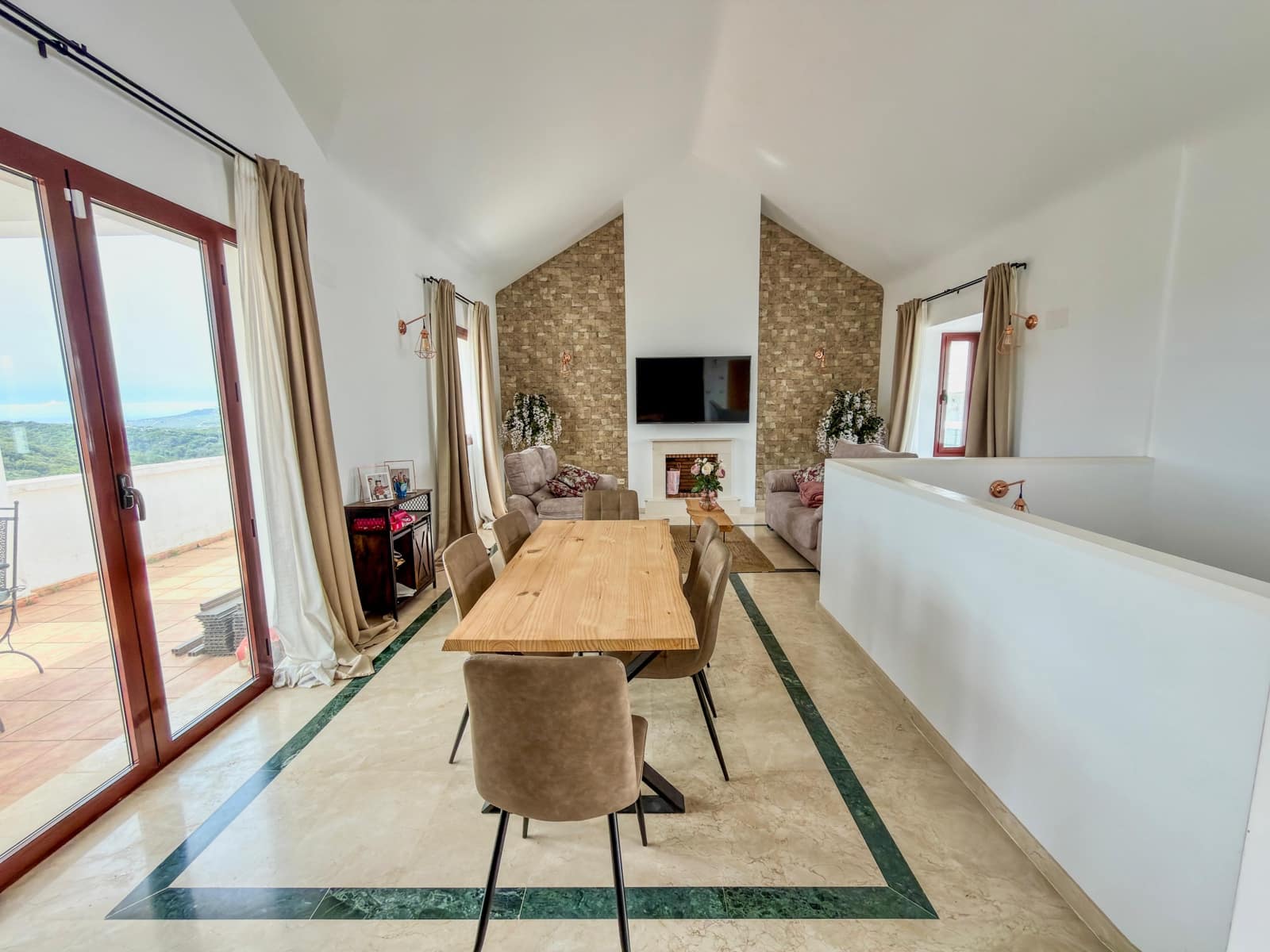 3 slaapkamer Rijtjeshuis te koop in Casares met garage - € 470.000 (Ref: 9829787)