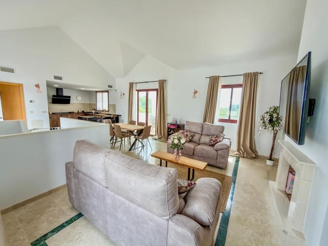 3 slaapkamer Rijtjeshuis te koop in Doña Julia Golf, Casares met garage - € 470.000 (Ref: 9829787)