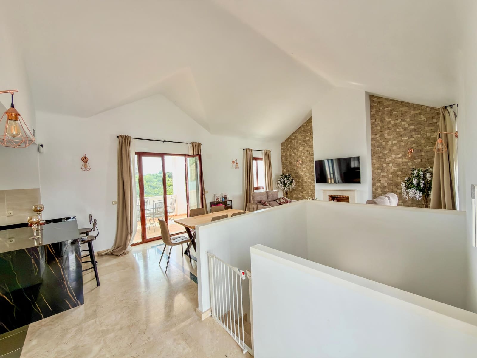 3 slaapkamer Rijtjeshuis te koop in Casares met garage - € 470.000 (Ref: 9829787)