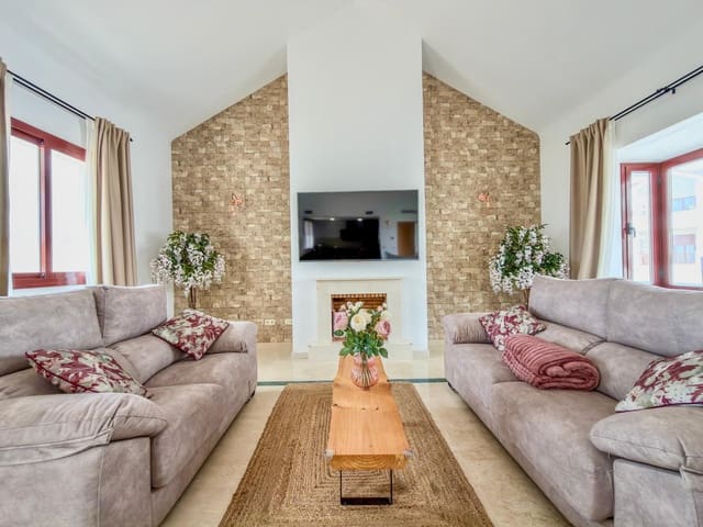 3 slaapkamer Rijtjeshuis te koop in Doña Julia Golf, Casares met garage - € 470.000 (Ref: 9829787)