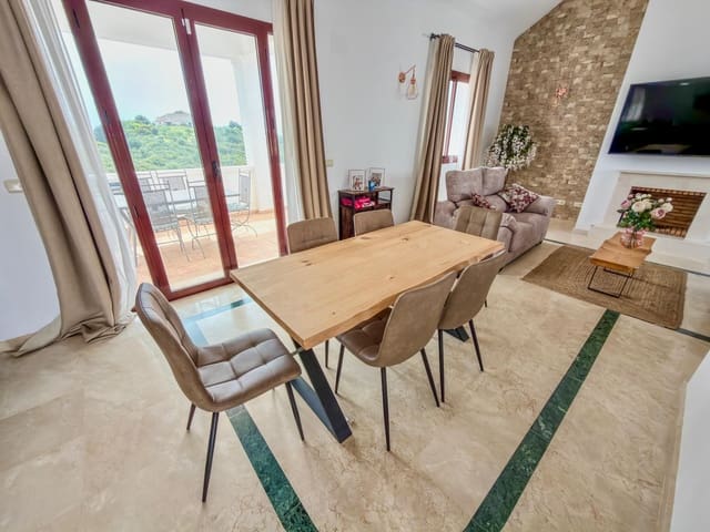 3 slaapkamer Rijtjeshuis te koop in Doña Julia Golf, Casares met garage - € 470.000 (Ref: 9829787)