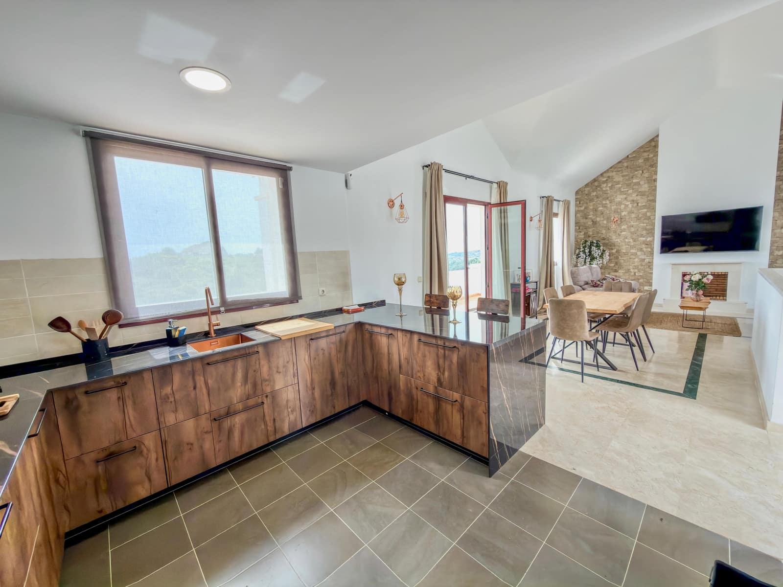 3 slaapkamer Rijtjeshuis te koop in Casares met garage - € 470.000 (Ref: 9829787)
