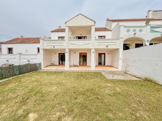 3 slaapkamer Rijtjeshuis te koop in Doña Julia Golf, Casares met garage - € 470.000 (Ref: 9829787)