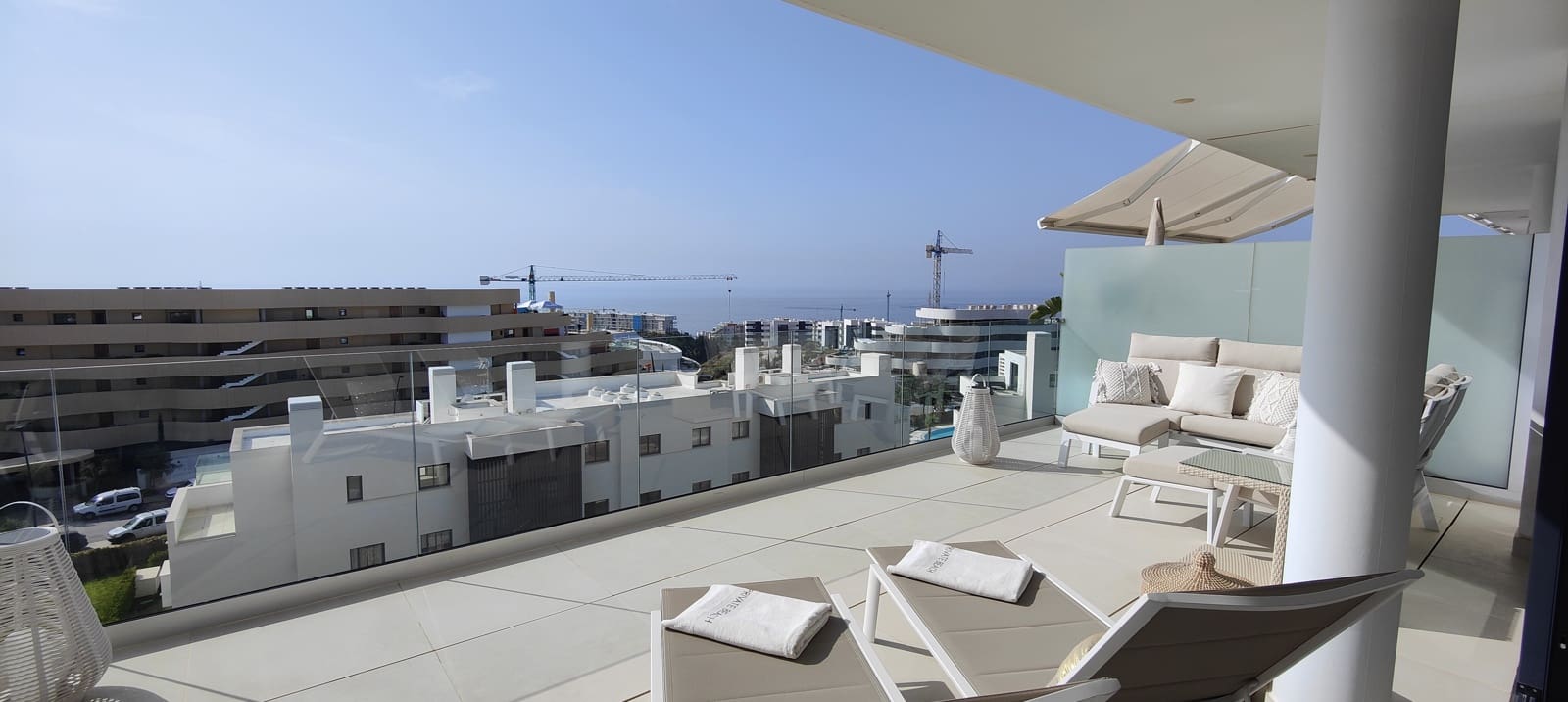 2 bedroom Apartment for sale in Fuengirola with pool garage - € 745,000 (Ref: 9829788)