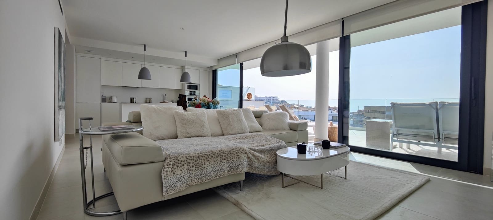 2 bedroom Apartment for sale in Fuengirola with pool garage - € 745,000 (Ref: 9829788)