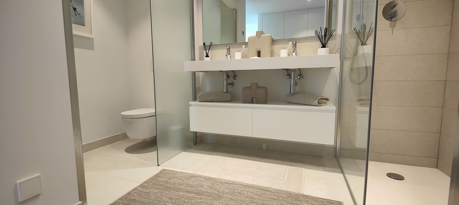 2 bedroom Apartment for sale in Fuengirola with pool garage - € 745,000 (Ref: 9829788)